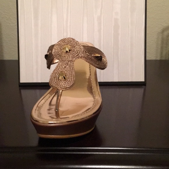 Carlos - Picture 2 of 3